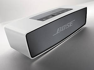 Er ist klein, leicht, robust und bietet Spitzenklang - der tragbare  Bose SoundLink® Mini Bluetooth® Speaker