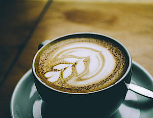 Kaffee mit Herz oder anderen Dekorationen - der Milchschäumer Koenic KMF 5211will es möglich machen