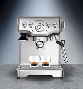 Mit Funktionen wie einem elektronischen PID- Regler zur optimalen Anpassung der Wassertemperatur bietet die Design Espresso Advanced Plus von Gastroback beste Voraussetzungen für erstklassigen Espressogenuss