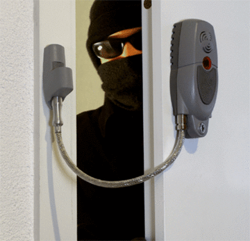 Sichert Türen vor Einbrechern: Der DoorGuard (Fotos DF-Schutzschild)