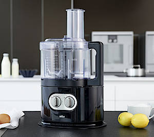 Die Kompakt-Küchenmaschine FP 5160 von Braun unterstützt mit ihrem vielseitigen Zubehör beim Kochen und Backen
