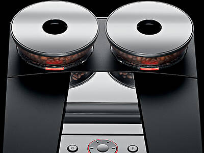 Bohnenbehälter in doppelter Ausführung bestimmen das Design der Giga 5. (Fotos: Jura)