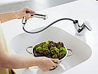 Die Küchenarmatur Hansasignatur Hybrid kann auch berührungslos bedient werden – das ist hygienisch und spart Wasser