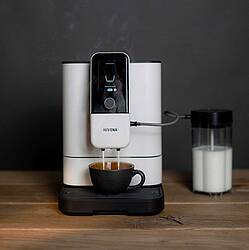 Nivona präsentiert die Nivo 8’112: Kaffeevollautomat in Cremeweiß mit innovativer Chilled-Brew-Funktion