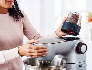 Die OptiMUM von Bosch ist ein vielseitiger Küchenhelfer für große Aufgaben und anspruchsvolle Hobbyköche