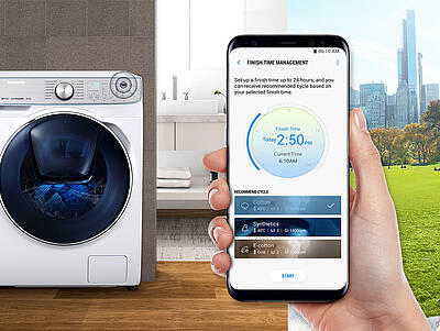 So geht Wäschewaschen heute: Mit dem kompatiblen Smartphone den Waschgang bequem von unterwegs über die Smart Home-App starten