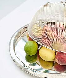 Versilberte Schutzhaube von Edzard für besondere Genussmomente