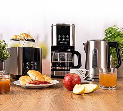 Diese Frühstücksserie Sunny präsentiert drei hochwertige Geräte für ein entspanntes Frühstückserlebnis: Die Filterkaffeemaschine FKM 1000, den Toaster TO 850 und den Wasserkocher WK 3000